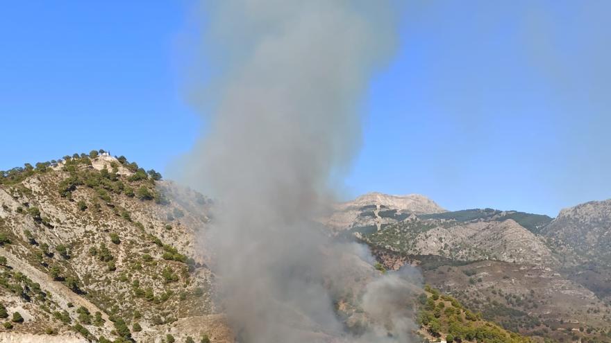 Incendio forestal en Cómpeta