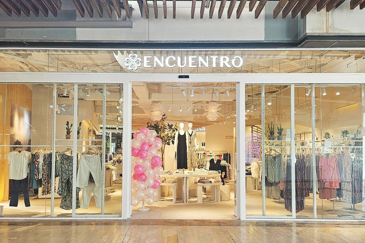 Fachada de la tienda en Lorca.