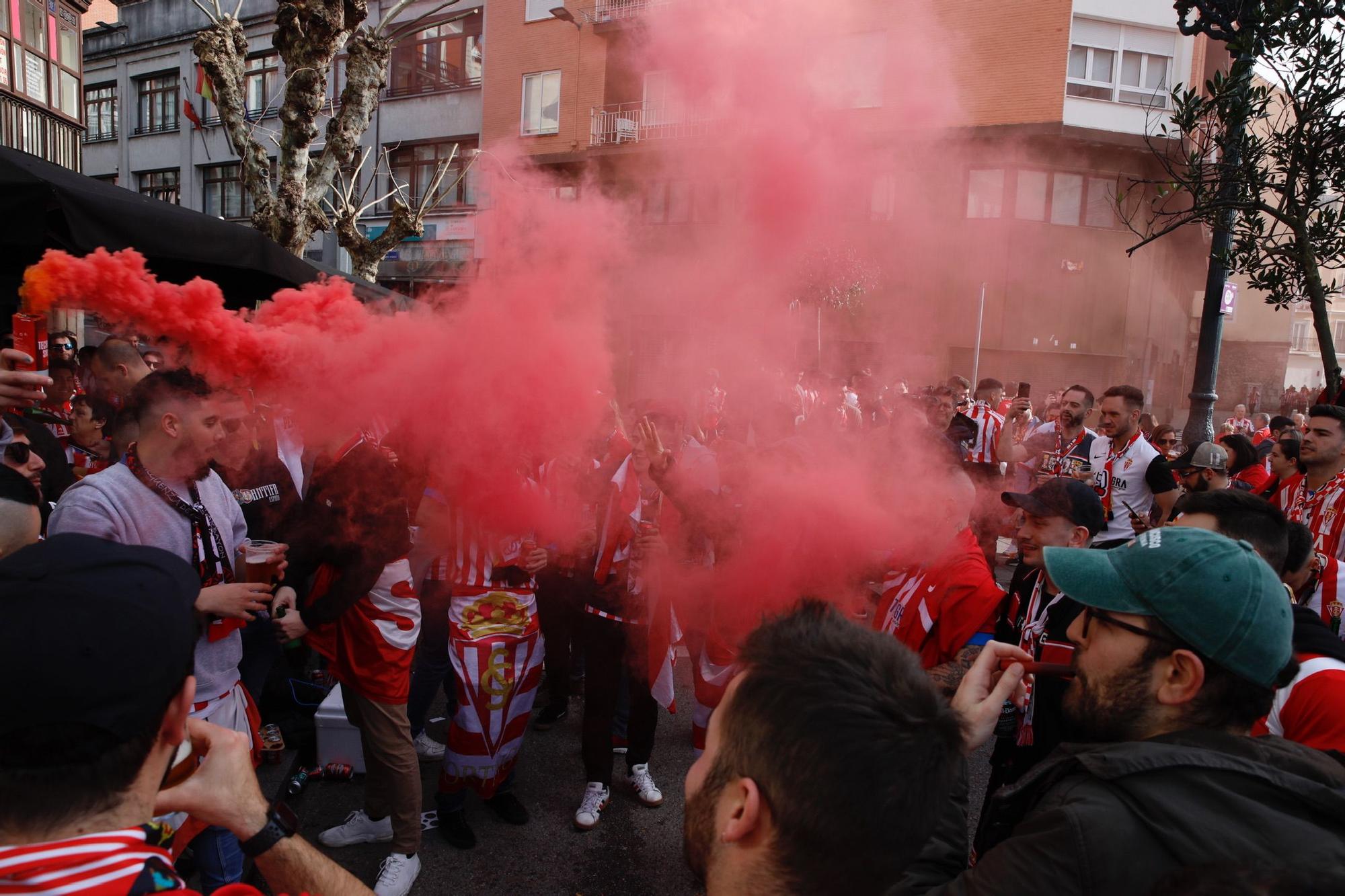 La Mareona del Sporting inunda el centro de Santander