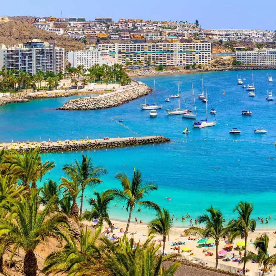 El refugio de Anabel Pantoja es un pueblo marinero de Gran Canaria con el mejor clima de Europa, playas volcánicas y vistas al Teide