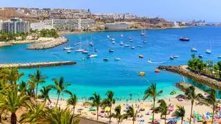 El refugio de Anabel Pantoja es un pueblo marinero de Gran Canaria con el mejor clima de Europa, playas volcánicas y vistas al Teide