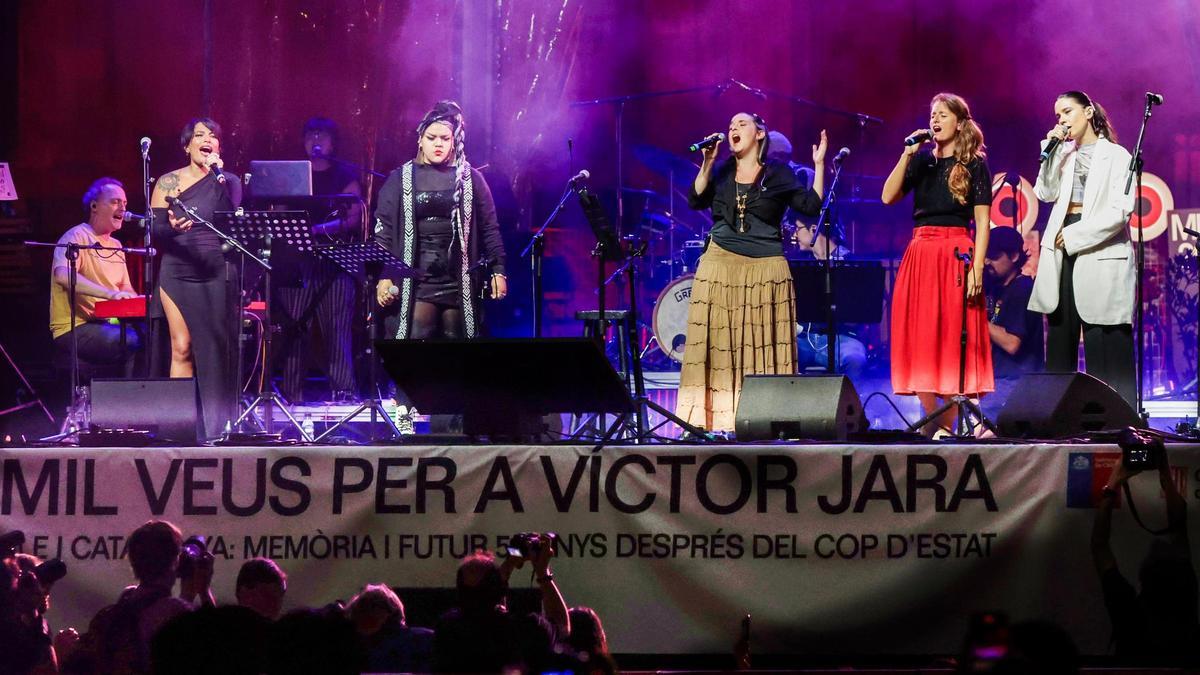 El concierto ‘Mil veus per a Víctor Jara’ emociona en la Catedral