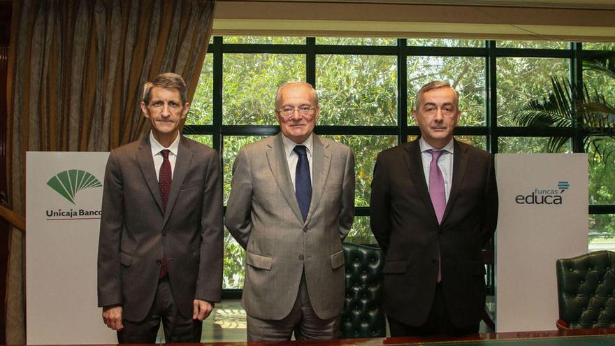 José M. Domínguez, Manuel Azuaga y Carlos Ocaña.