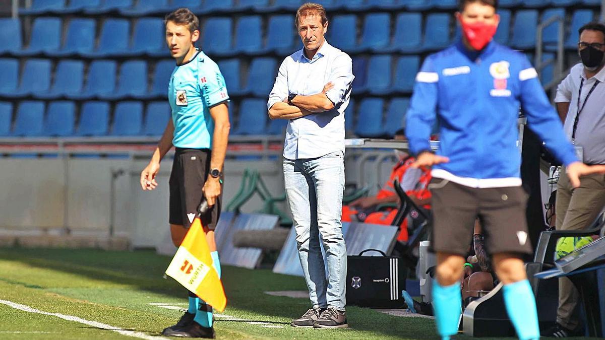 Luis Miguel Ramis dirigió la temporada pasada al Tenerife en 29 partidos de Liga y tres de la Copa del Rey.  | | LALIGA