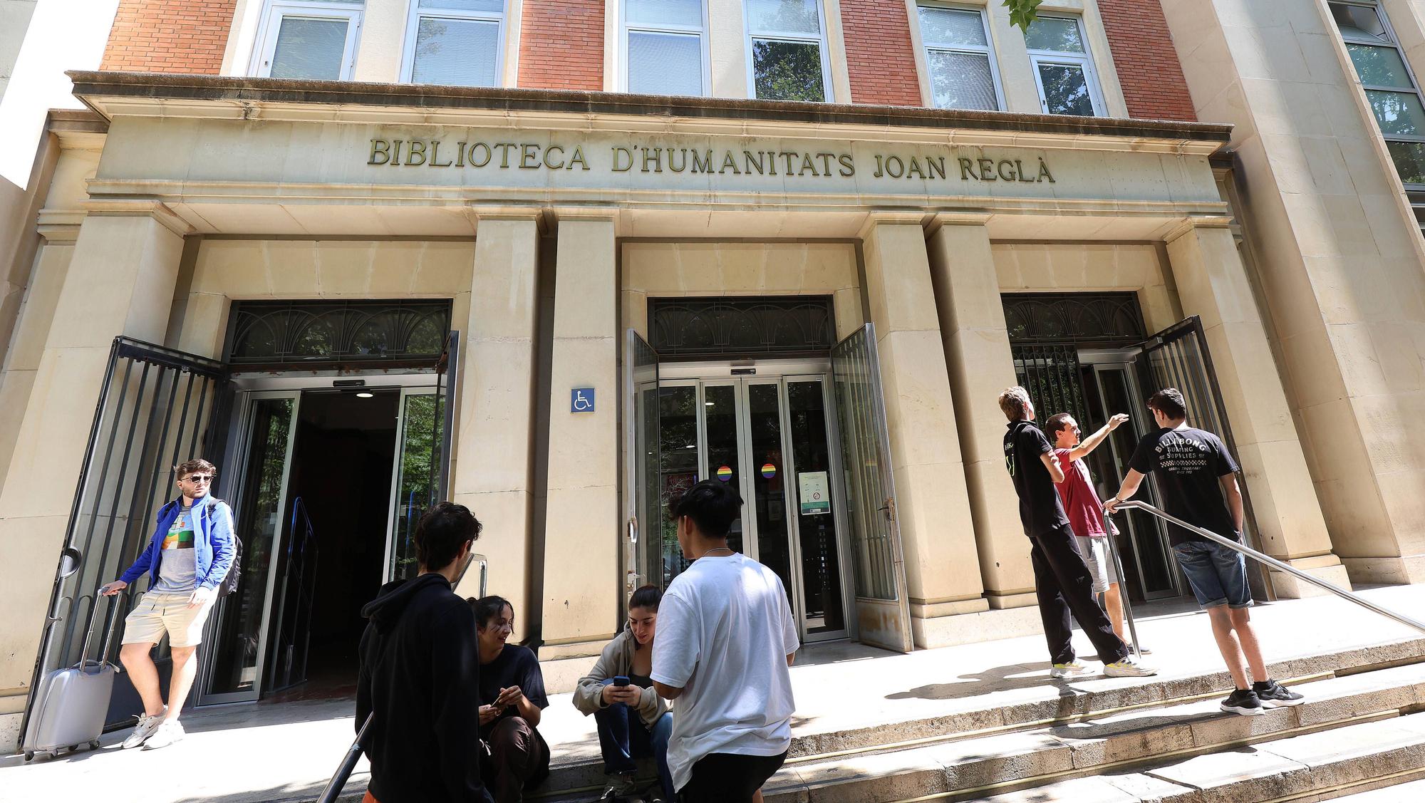 Así se viven las horas previas a la PAU en las bibliotecas