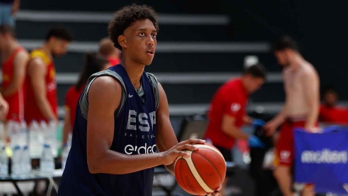Baba Miller, durante un entrenamiento de la selección española