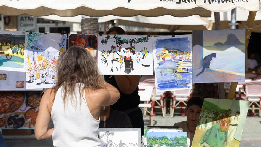 Arte a cielo abierto en Sant Antoni: "Siempre que hay artistas reunidos embellecen el espacio"