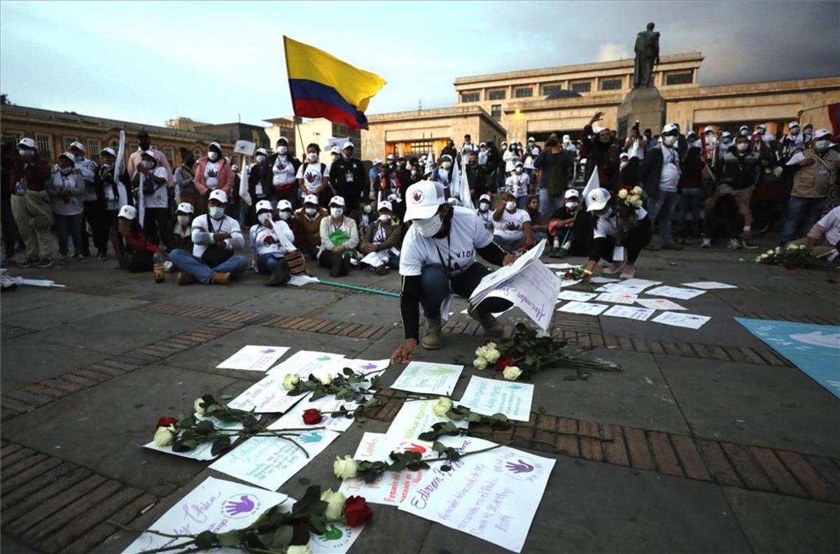 Protestas por los asesinatos y la violencia en Colombia. Protestas por los asesinatos y la violencia en Colombia.