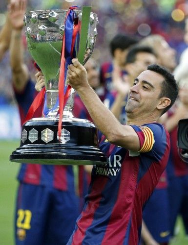 Homenaje a Xavi en el Camp Nou