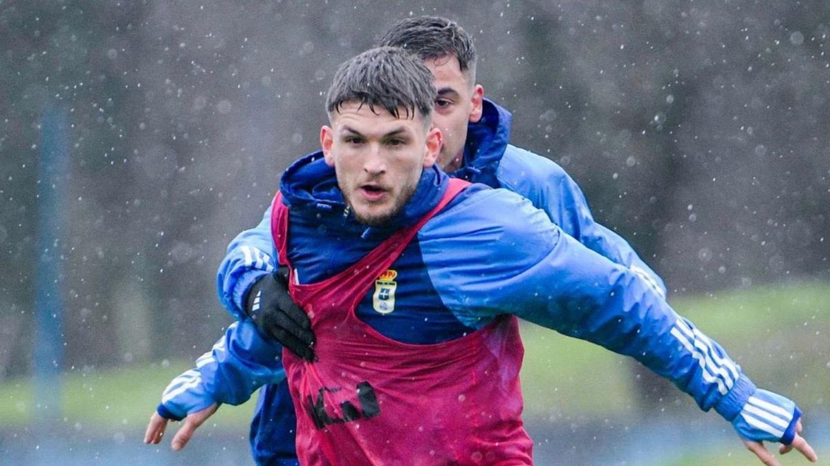 Viti, con Masca, en el entrenamiento de ayer. | Real Oviedo