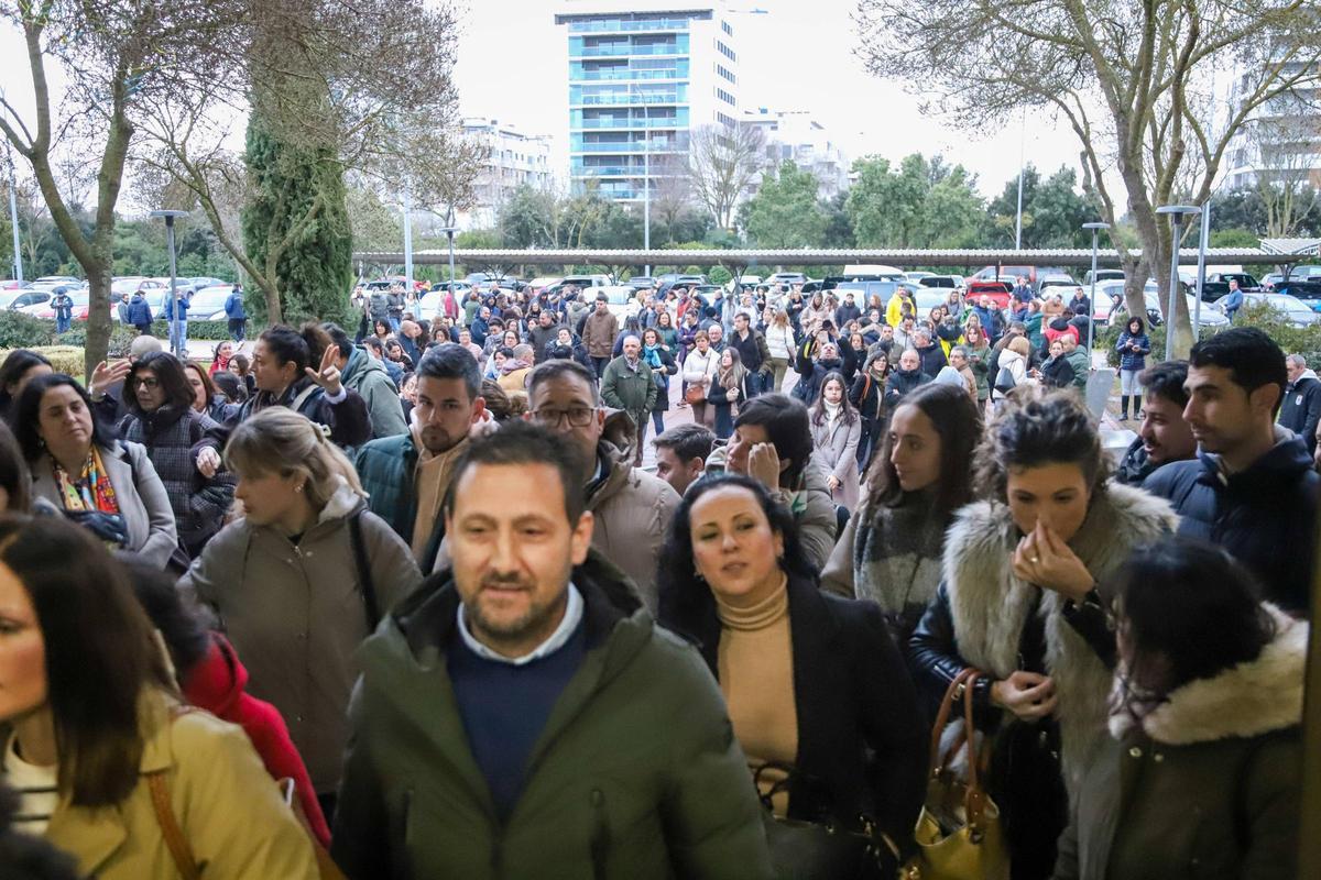 Fotogalería | Así se han desarrollado las oposiciones a celador del SES en Badajoz