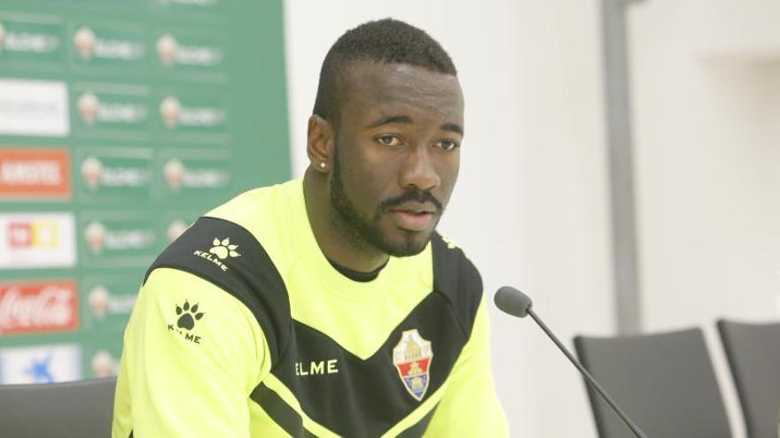 Neyder Lozano, en la sala de Prensa del estadio Martínez Valero