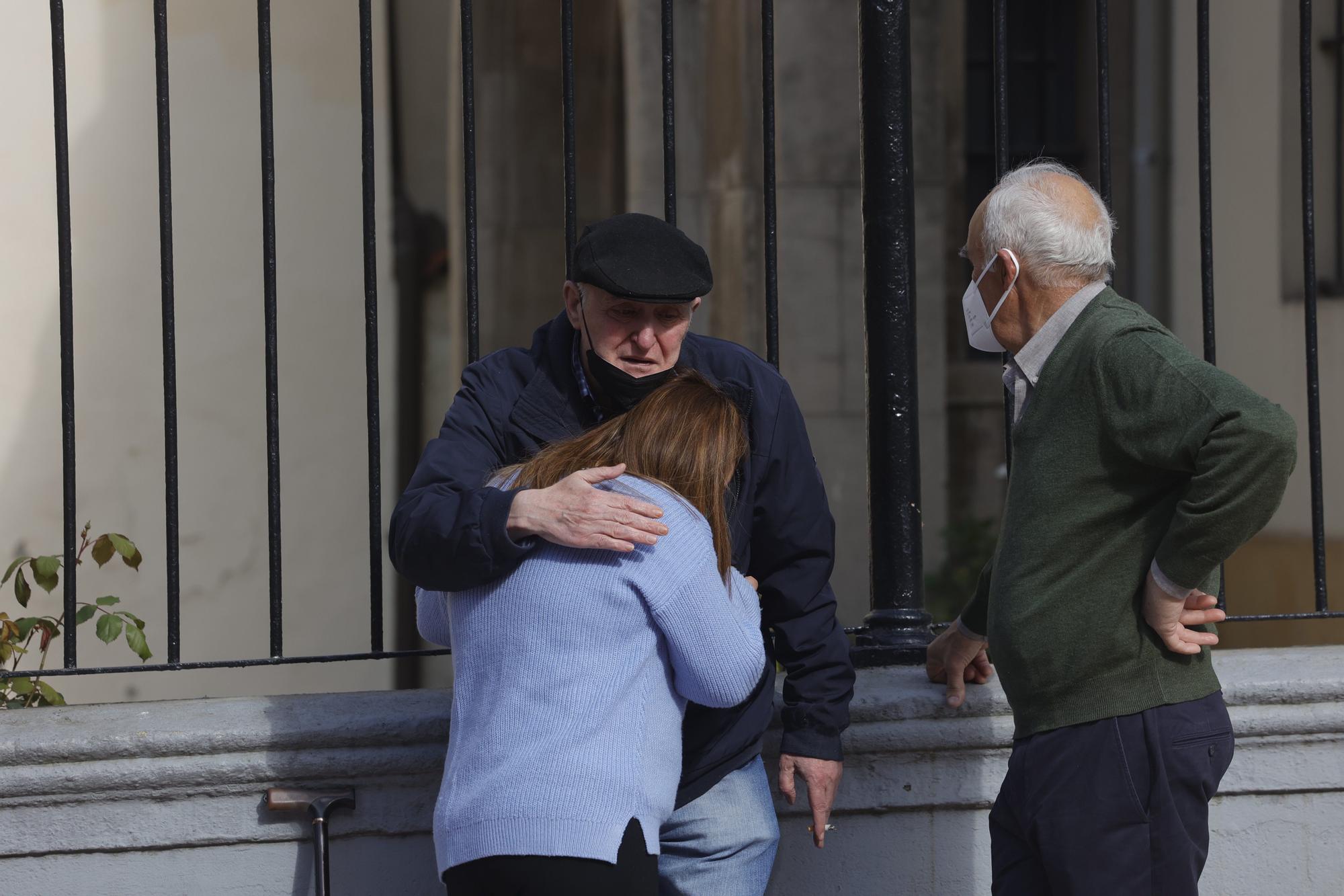 EN IMÁGENES: Capilla ardiente por la adolescente asesinada en Oviedo