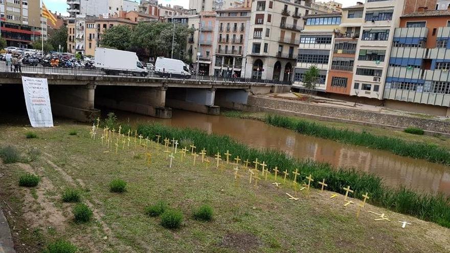 El PP demana que es retirin i se sancionin les creus grogues de l&#039;Onyar