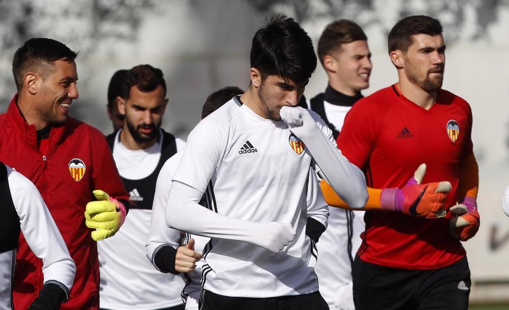 Las imágenes del entrenamiento del Valencia de este sábado