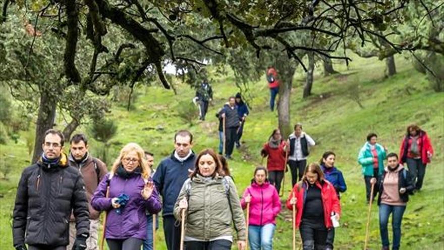 Piragüismo, geocaching y senderismo, actividades para conocer la comarca