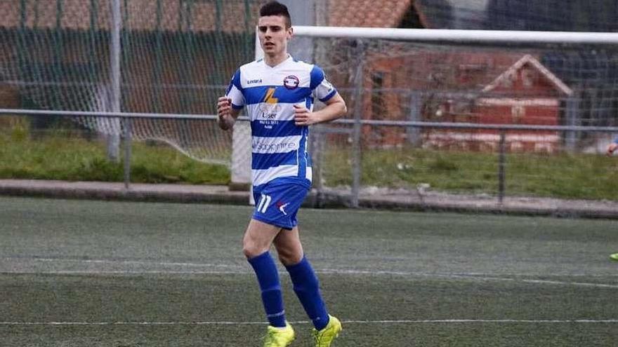 El delegado sancionado, Alberto Peña, durante un partido con el primer equipo del Avilés Stadium.