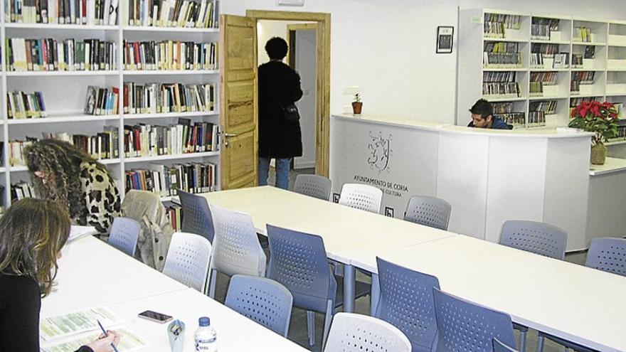 La biblioteca recibe casi 1.900 euros para libros