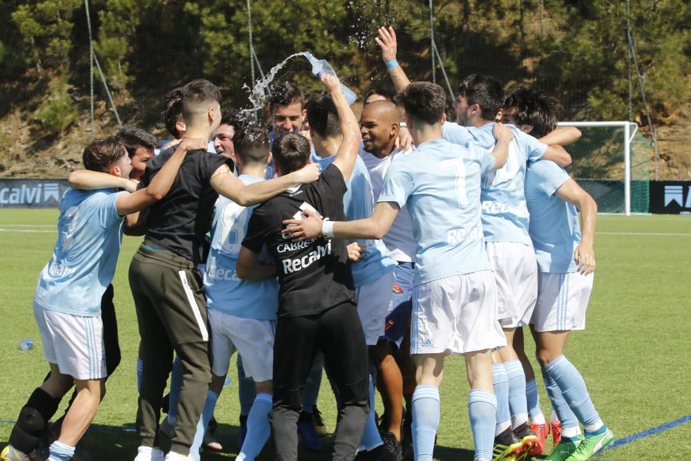 El equipo celeste se proclama campeón de liga tras golear al Pontevedra.