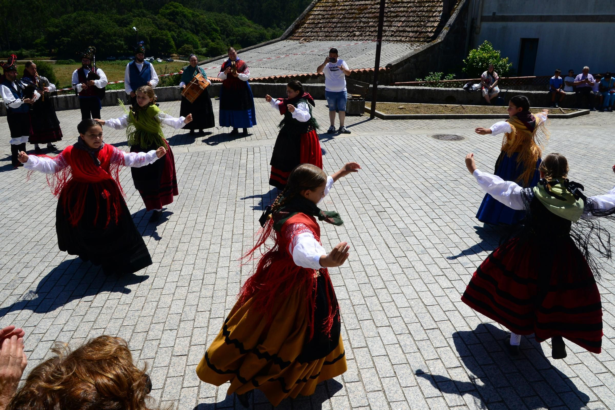 As celebracións do Día de Santiago en Ermelo, "berce do Morrazo"