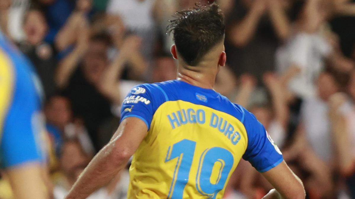 Hugo Duro celebra un gol frente a la Atalanta