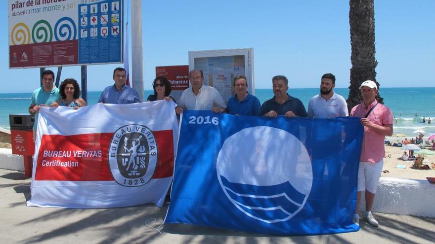 Las banderas azules ya ondean en las playas de Pilar de la Horadada