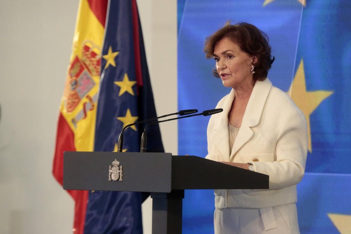 La vicepresidenta primera y ministra de la Presidencia, Relaciones con las Cortes y Memoria DemocrÃ¡tica, Carmen Calvo, interviene durante la presentaciÃ³n del ’Plan de RecuperaciÃ³n, TransformaciÃ³n y Resiliencia de la EconomÃ­a EspaÃ±ola’, en la Moncloa, Madrid (EspaÃ±a) a 7 de octubre de 2020. El plan  contiene la estrategia del Gobierno para afrontar la crisis del coronavirus y los retos de la prÃ³xima dÃ©cada para la segunda modernizaciÃ³n de la economÃ­a espaÃ±ola.