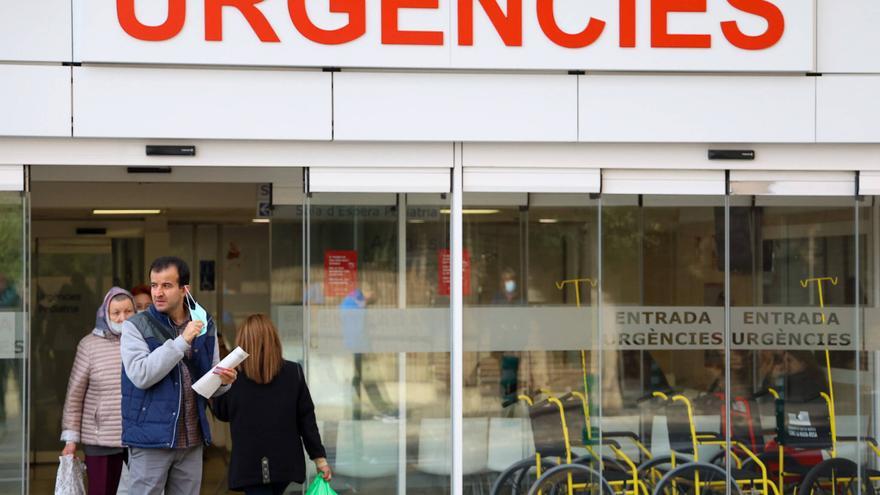 Los expertos aconsejan utilizar la mascarilla en el transporte público