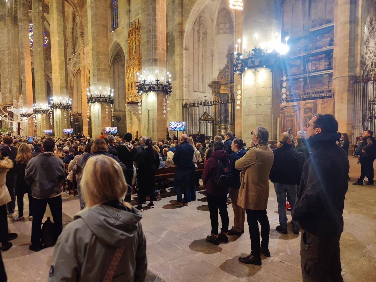 Feierlich wie eh und je: die deutsche Christvesper in der Kathedrale an Heiligabend