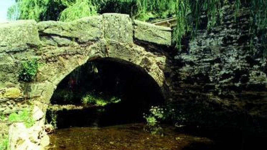 El puente del Dontano, en Ríomanzanas.