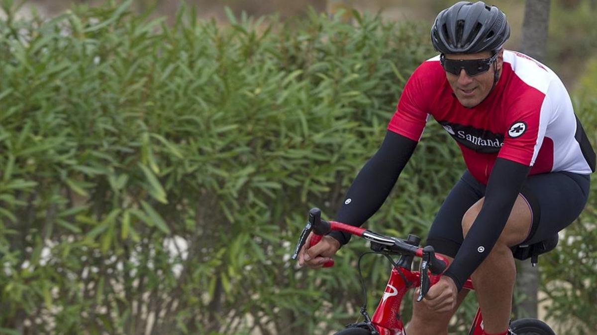 Miguel Indurain, durante el clinic que ofreció en Barcelona como embajador del Banco de Santander