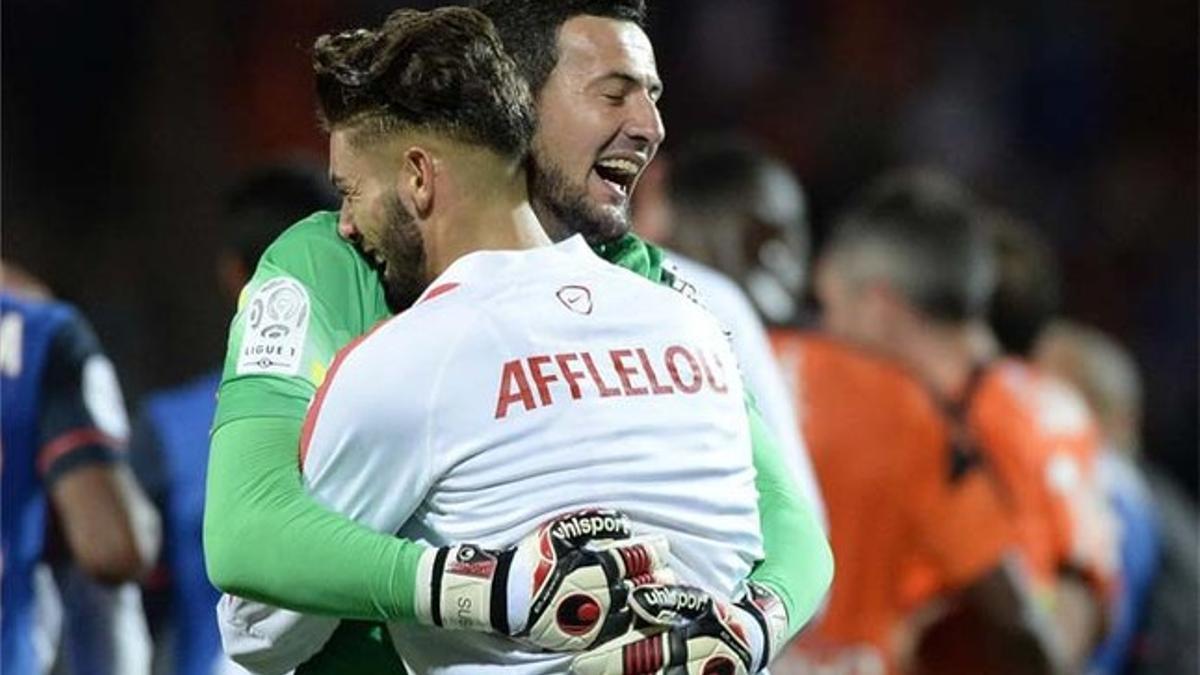 Los jugadores del Mónaco, celebrando la tercera plaza