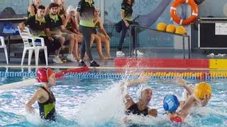 El Waterpolo Málaga femenino gana, pero se queda sin ascenso (14-8)
