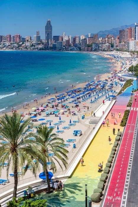 Benidorm realza las medidas tomadas en sus alojamientos y playas para promocionarse y lograr despertar la demanda de última hora