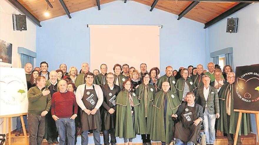 Cofradías gastronómicas de la provincia mantienen un encuentro en Cardeña