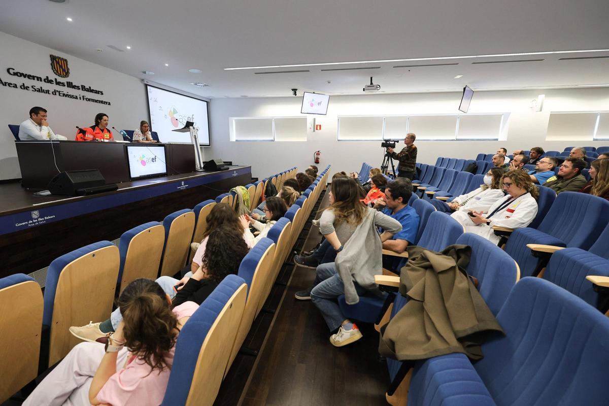 Todas las imágenes de la primera jornada de huelga de médicos en Ibiza