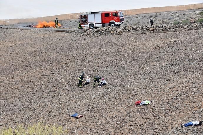 10/04/2019 SAN BARTOLOME DETIRAJANA. Simulacro accidente aéreo del Ejercito del Aire.  Fotógrafa: YAIZA SOCORRO.  | 10/04/2019 | Fotógrafo: Yaiza Socorro