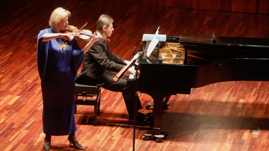 Clara Cernat y Thierry Huillet ponen música a la Casa de Cultura