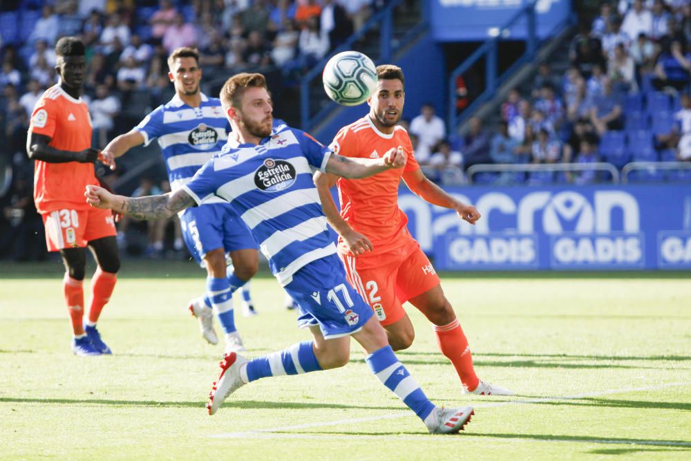 El partido entre el Deportivo de La Coruña y el Real Oviedo, en imágenes