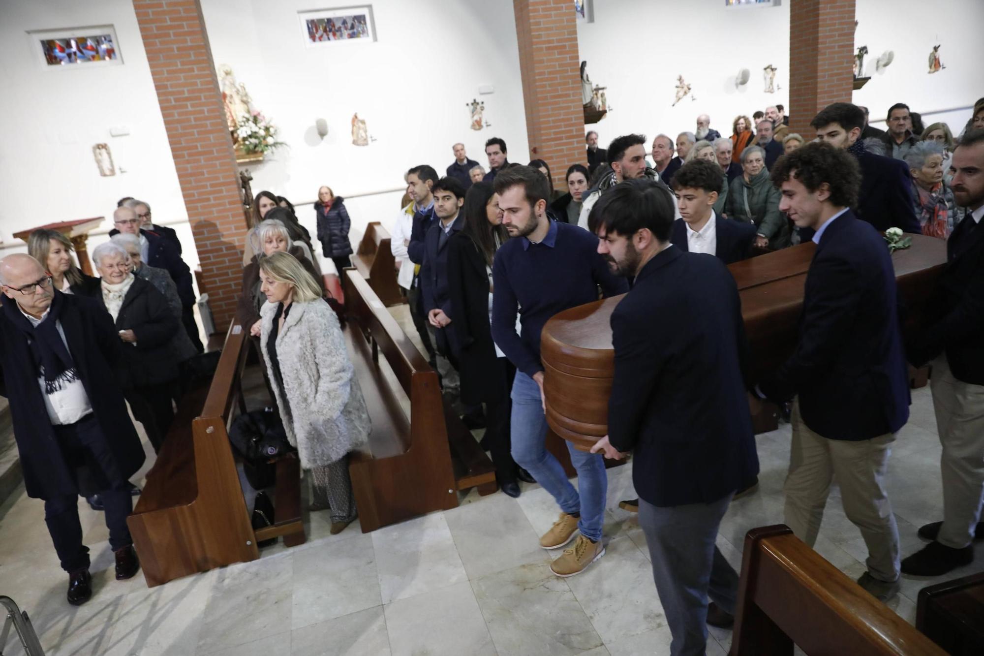 El funeral por Roberto Entrialgo, exdirectivo y precursor de la mejor época del Sporting, en imágenes