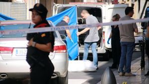 Mossos recogiendo pruebas