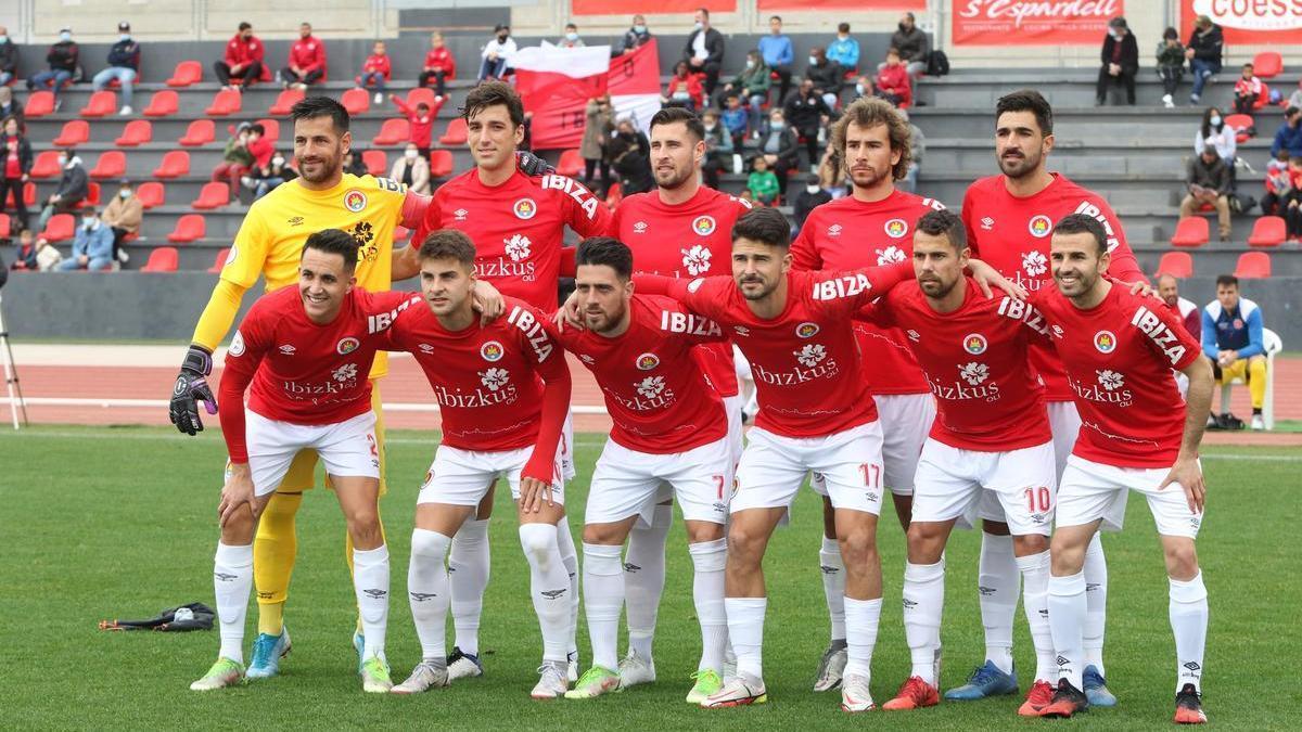 Un once inicial del CD Ibiza en esta temporada.