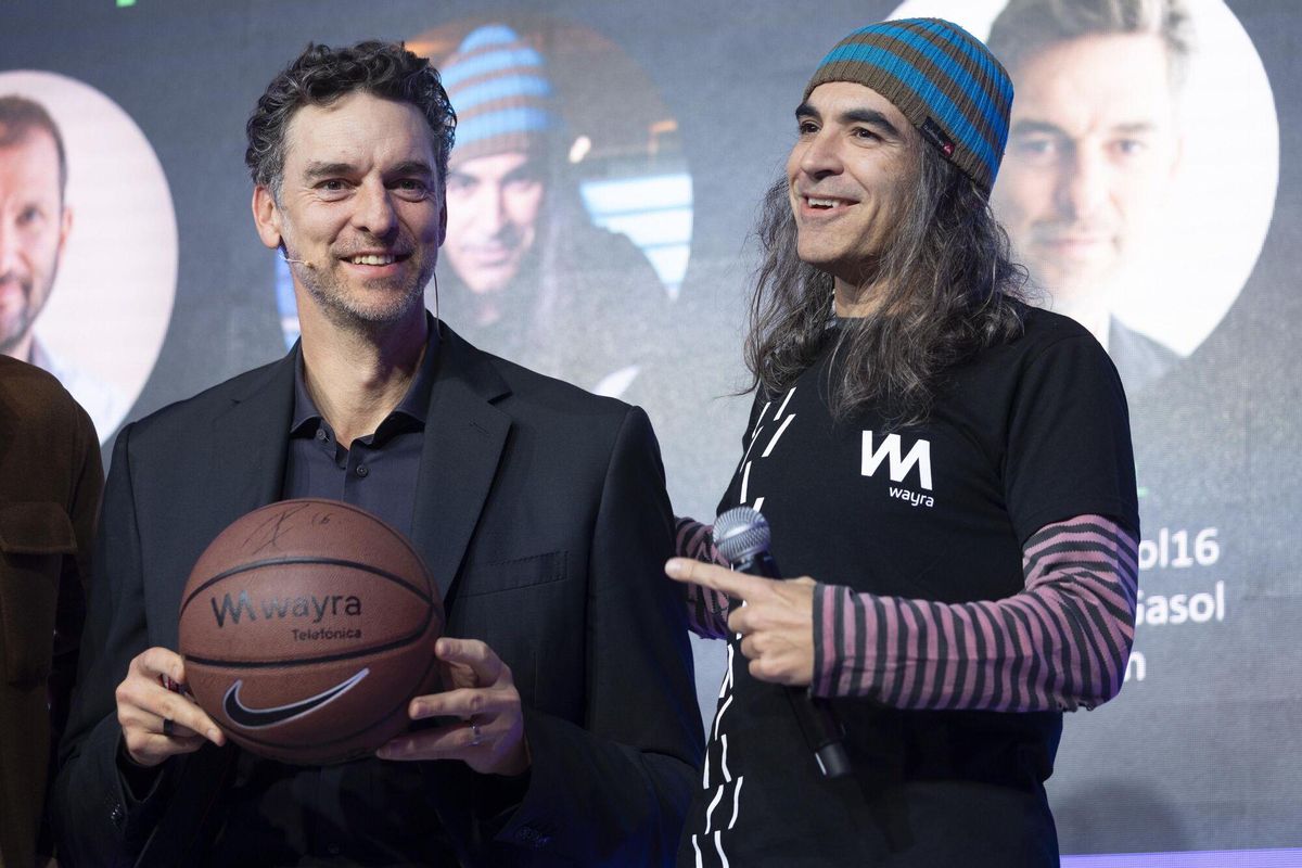 Chema Alonso, en un evento junto a Pau Gasol.