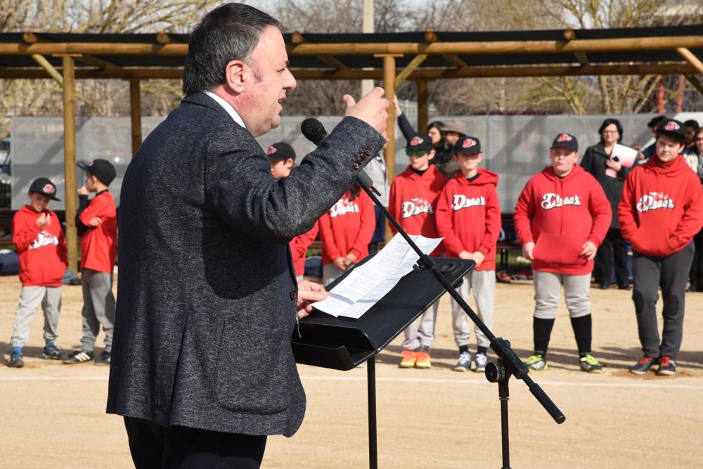 Inauguració del camp de beisbol del Congost