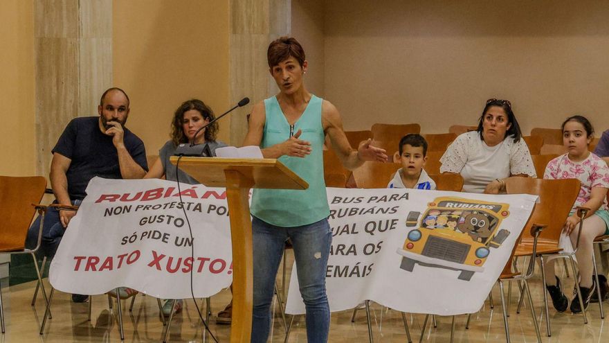 La comunidad educativa del colegio de Rubiáns, al comienzo de la sesión plenaria.