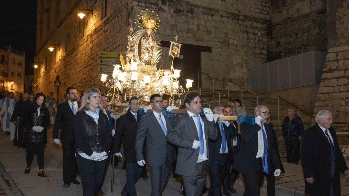 Ontinyent se vuelca con la tradiconal procesión de la Puríssima