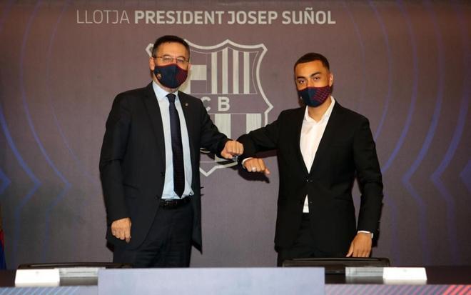 Las imágenes de la presentación oficial de Sergiño Dest en el Camp Nou.