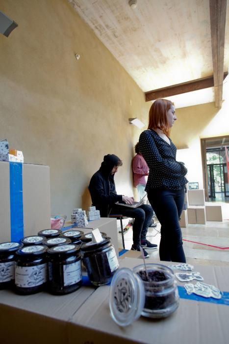 Mercadillo en la Escuela de Camposagrado