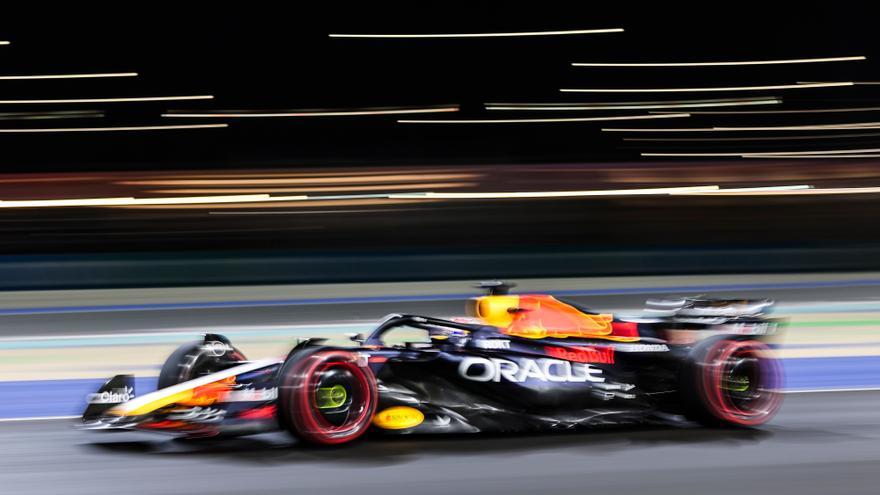 Verstappen busca revalidar el título de campeón en el sprint desde el tercer puesto, por detrás de los McLaren