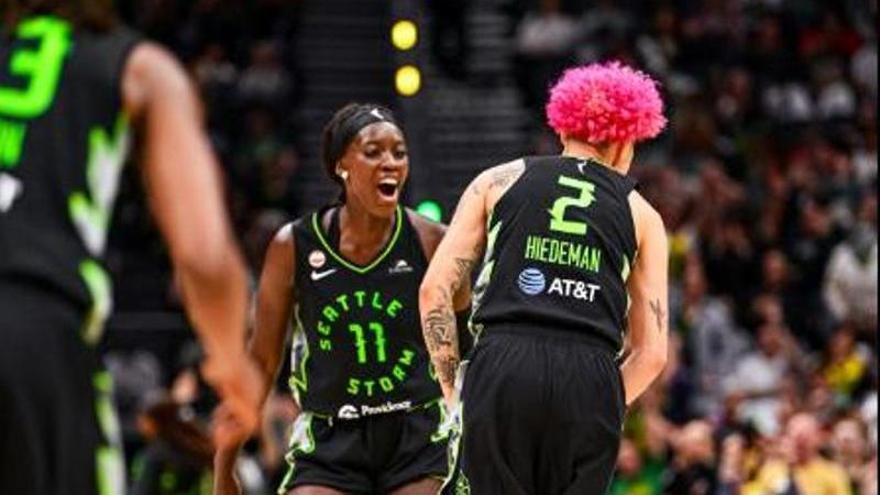 Awa Fam celebra su cumpleaños con otro partidazo con Seattle
